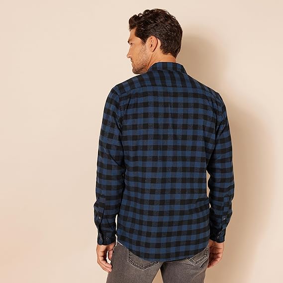 Men's Slim-Fit Long-Sleeved Button-Down Plaid Flannel Shirt